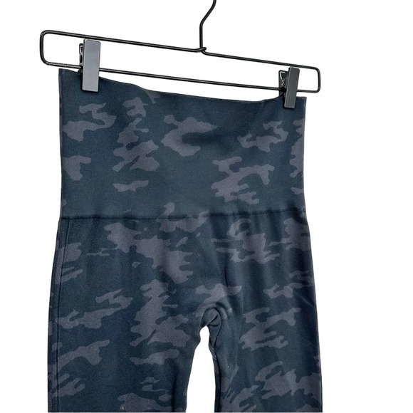 Spanx Look at Me Now High-Waisted Seamless Leggings Black Camo Large - Picture 4 of 9